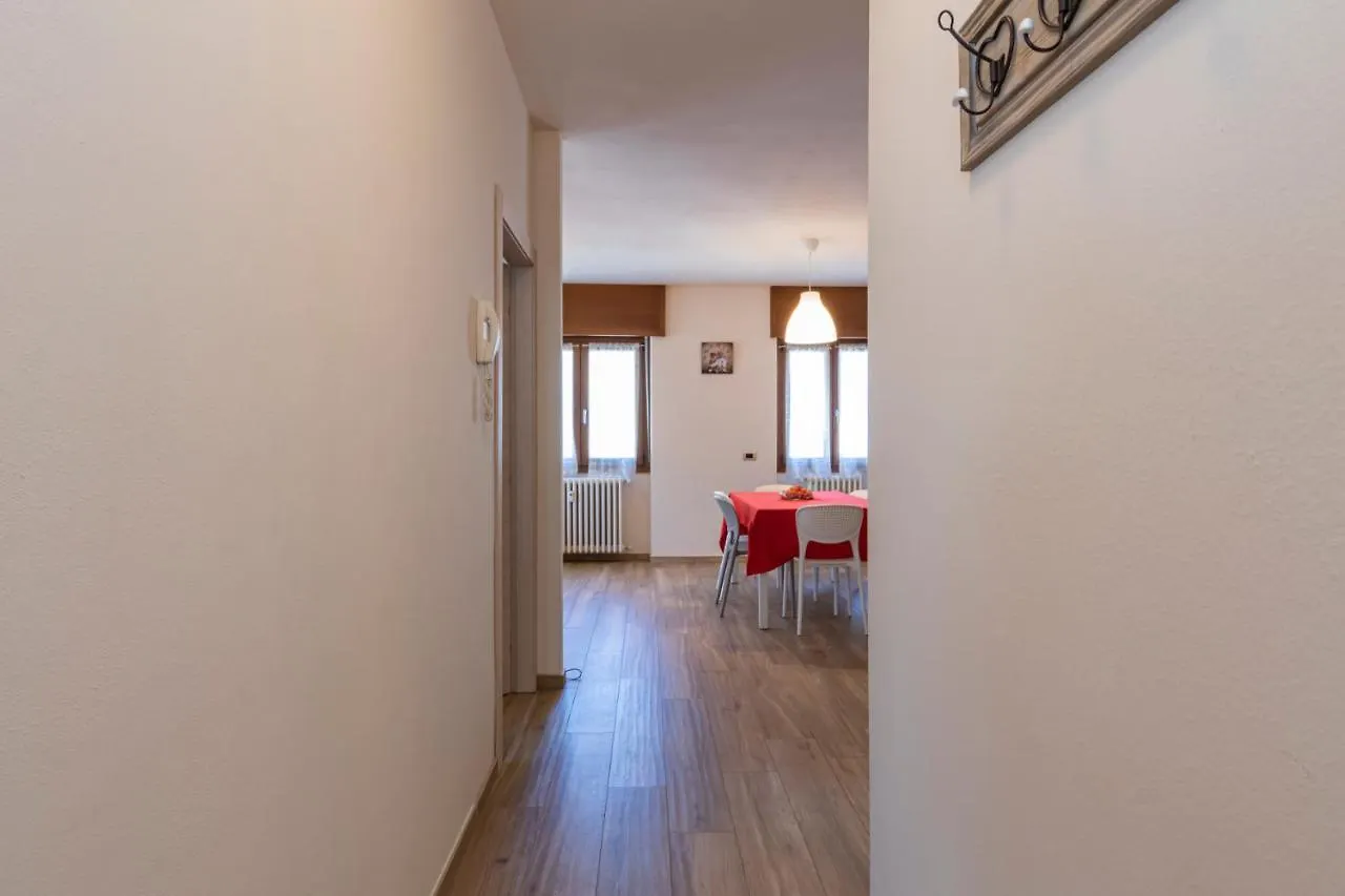 Europa Master Guest Apartment Aprica 0*,